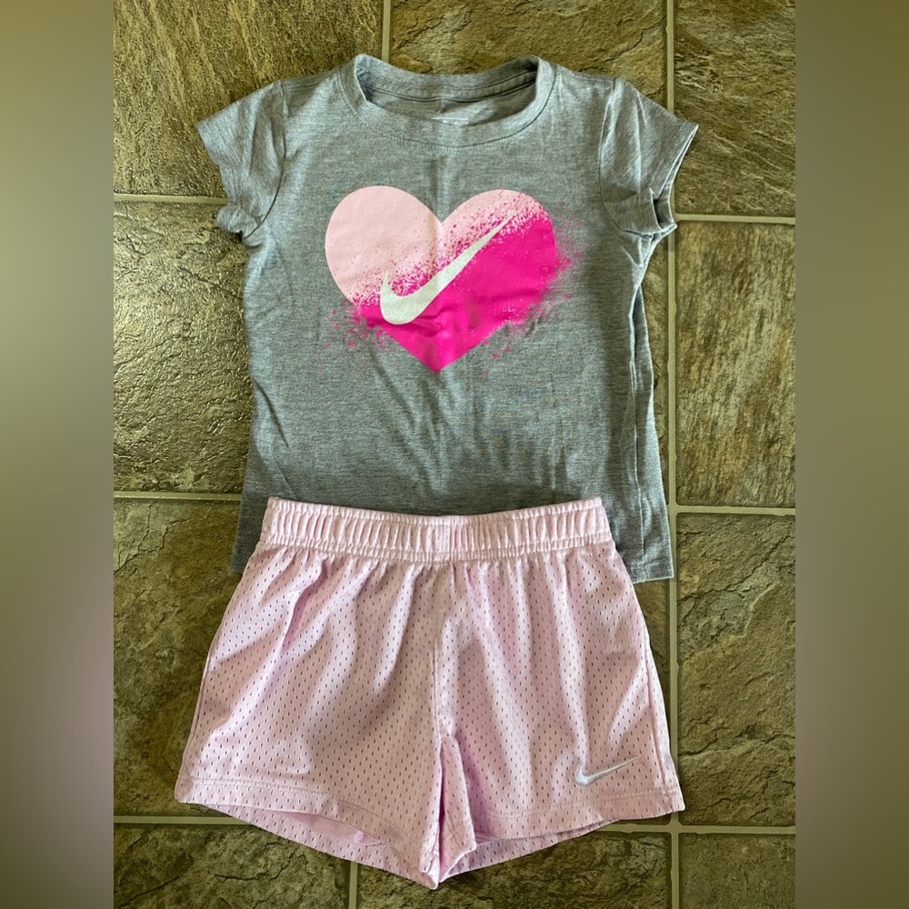 Nike Girls 2 Piece Set